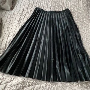 Ann Taylor LOFT metallic dark green pleated skirt